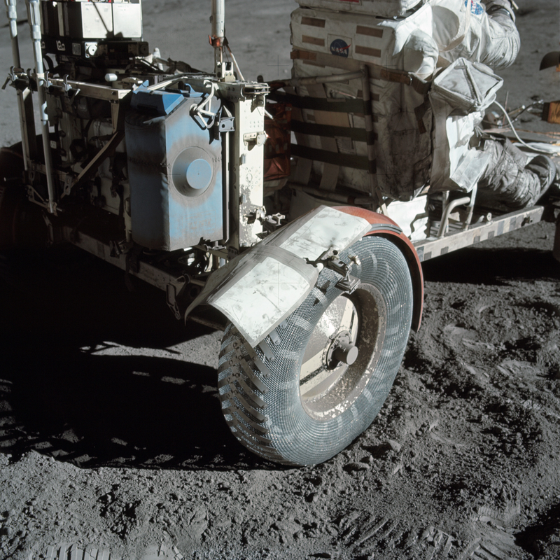 Illustration for article titled Astronauts Have Done So, So Much With Duct Tape And Electrical Tape